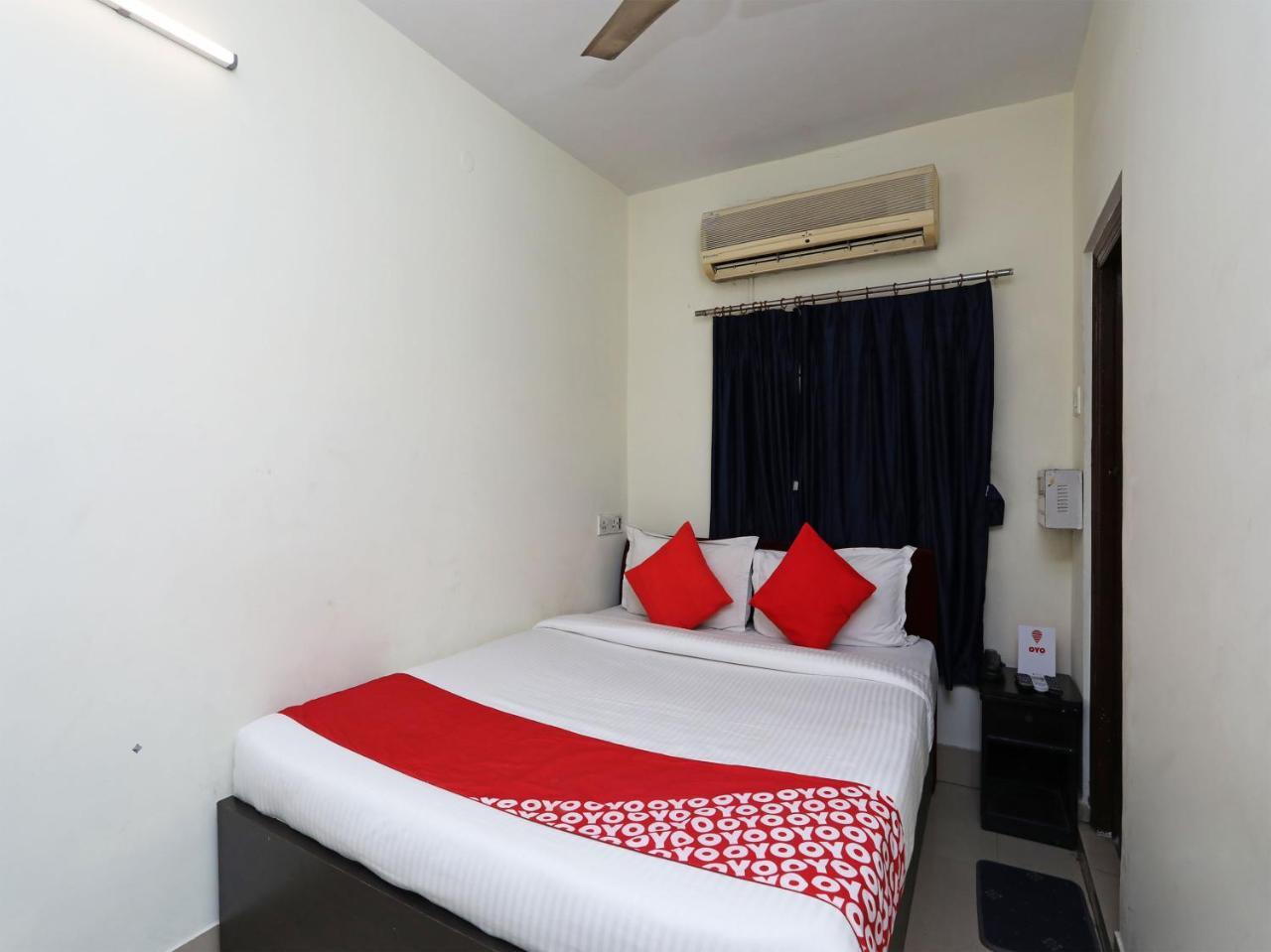 Oyo 13906 Vinita Inn Santragachi Екстериор снимка
