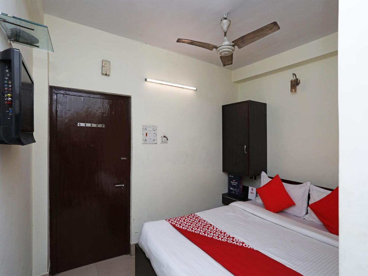 Oyo 13906 Vinita Inn Santragachi Екстериор снимка