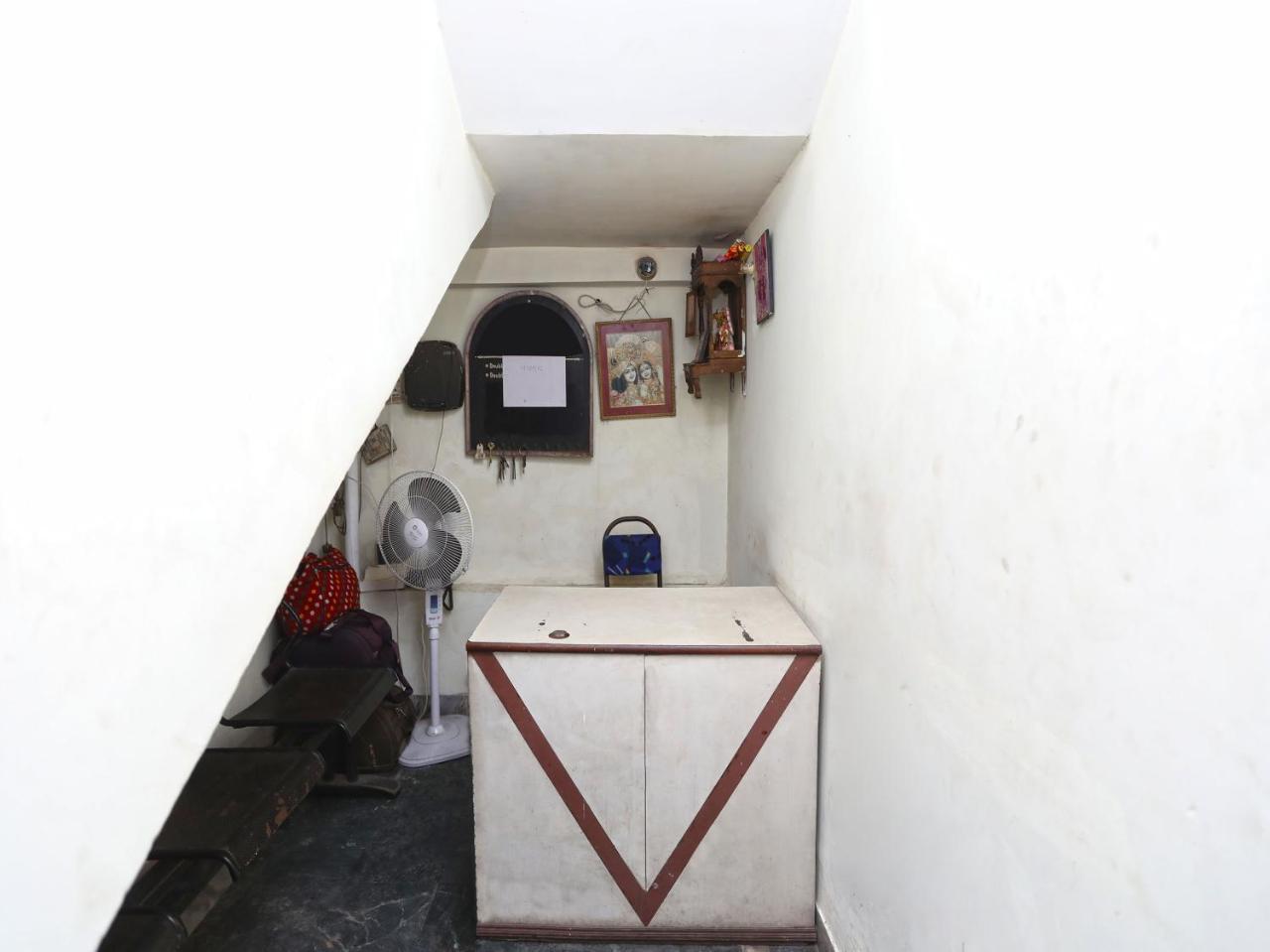 Oyo 13906 Vinita Inn Santragachi Екстериор снимка