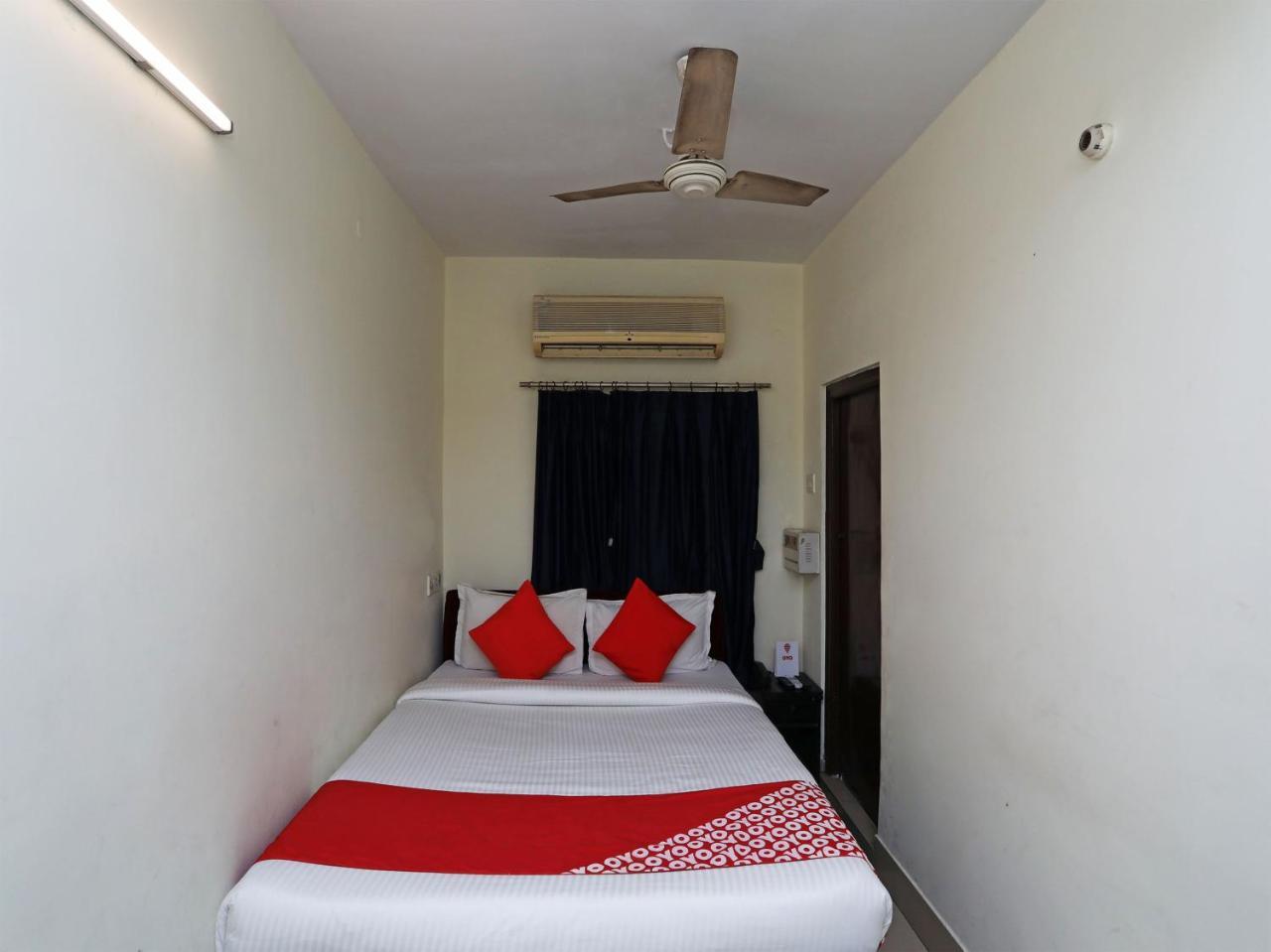 Oyo 13906 Vinita Inn Santragachi Екстериор снимка